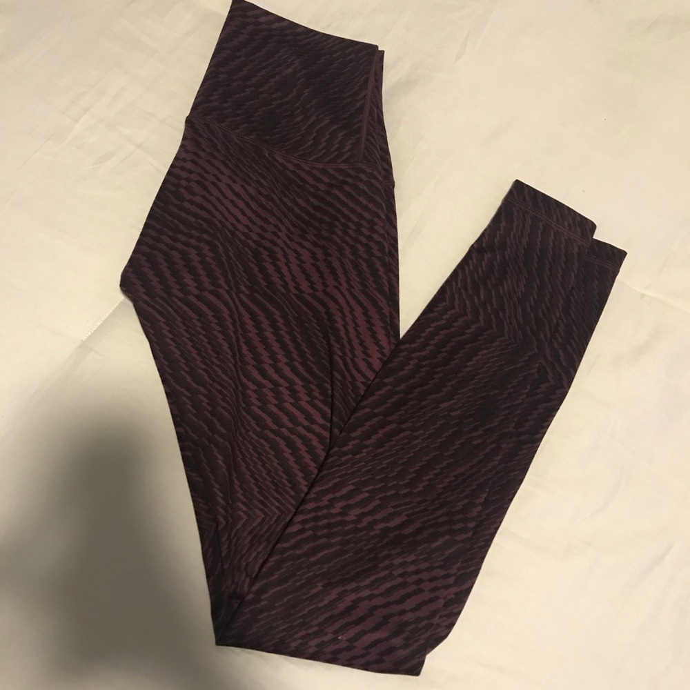 Lululemon maroon & black hi rise wunder unders 6